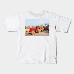 Mahindra 475 DI tractor in India Kids T-Shirt